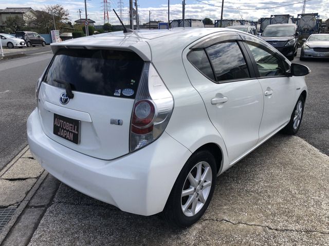 TOYOTA AQUA 2013 Image 31