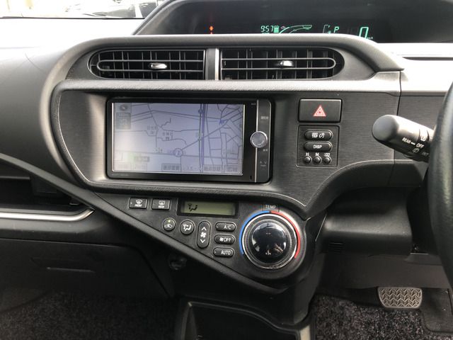 TOYOTA AQUA 2013 Image 31