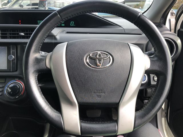 TOYOTA AQUA 2013 Image 31