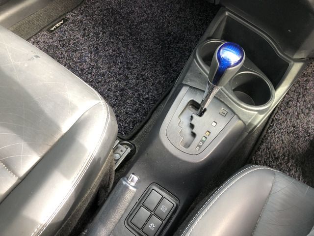 TOYOTA AQUA 2013 Image 31