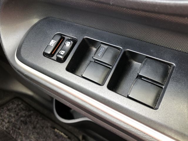 TOYOTA AQUA 2013 Image 31