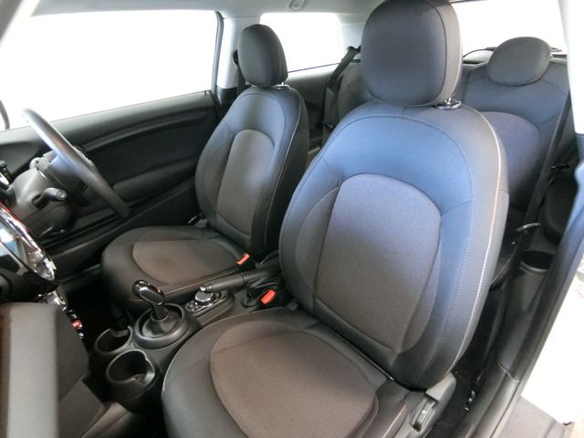 BMW MINI ONE 2018 Image 31