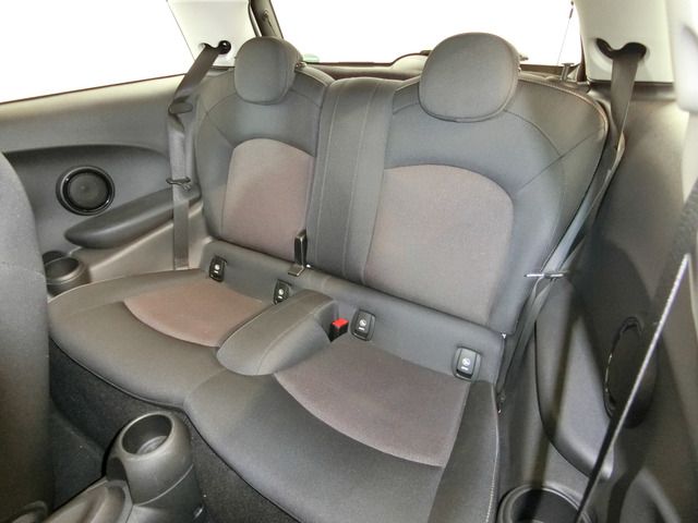 BMW MINI ONE 2018 Image 31