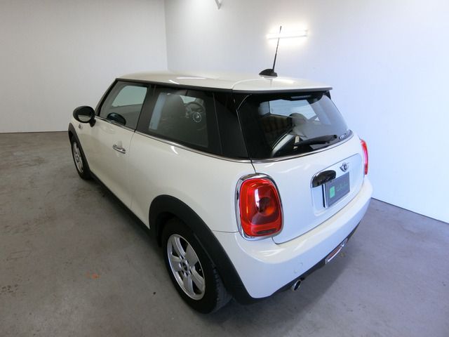 BMW MINI ONE 2018 Image 31