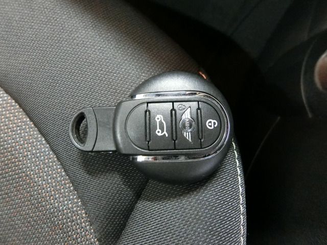 BMW MINI ONE 2018 Image 31