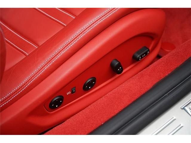 FERRARI CALIFORNIA 2010 Image 31