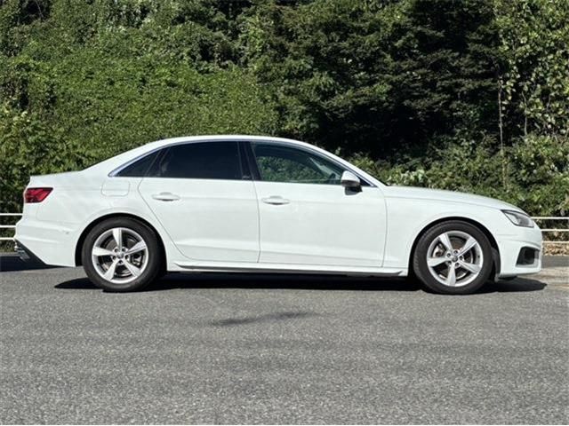 AUDI A4 2021 Image 31