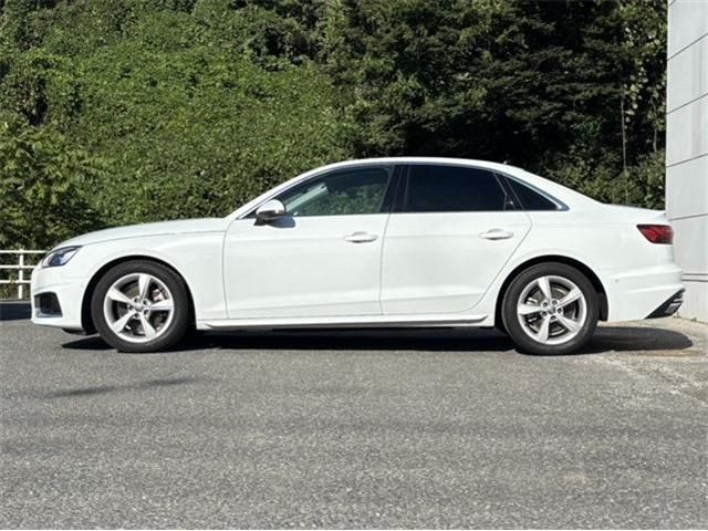 AUDI A4 2021 Image 31