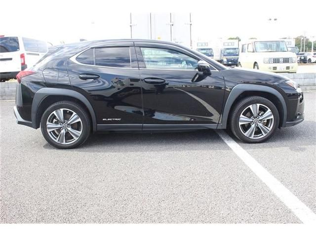 TOYOTA LEXUS UX300E 2022 Image 31