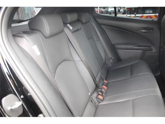 TOYOTA LEXUS UX300E 2022 Image 31