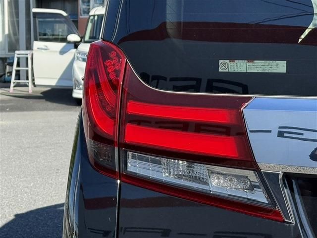 TOYOTA ALPHARD HYBRID 4WD 2016 Image 31