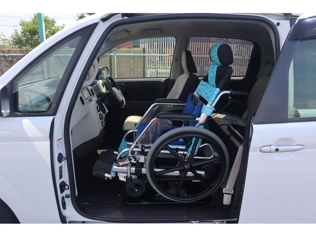 TOYOTA SPADE 2018 Image 31