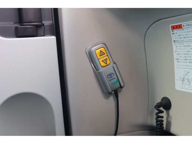 TOYOTA SPADE 2018 Image 31