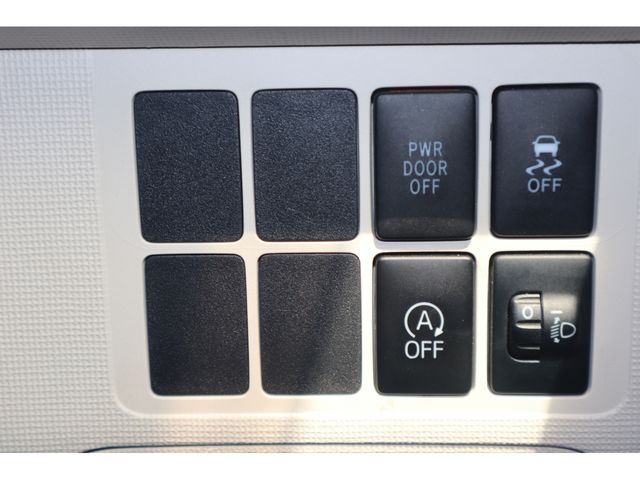 TOYOTA SPADE 2018 Image 31