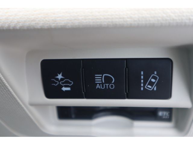 TOYOTA SPADE 2018 Image 31