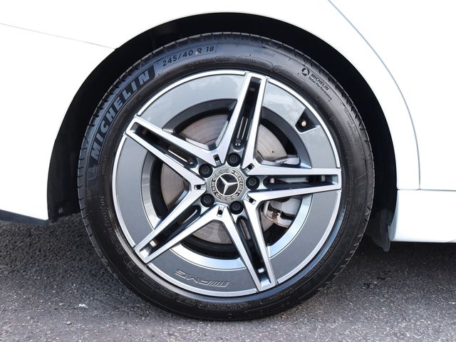 MERCEDES BENZ C CLAS 2024 Image 31