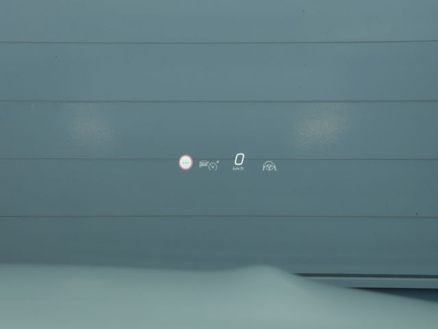 MERCEDES BENZ C CLAS 2024 Image 31