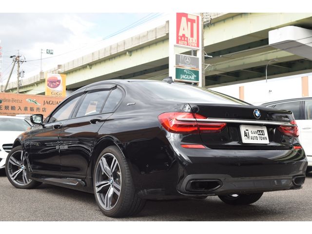 BMW 7SERIES 2017 Image 31