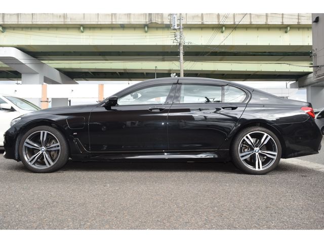 BMW 7SERIES 2017 Image 31