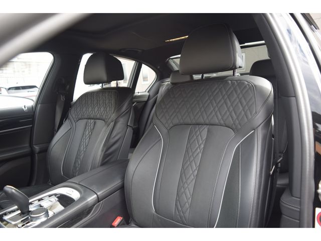 BMW 7SERIES 2017 Image 31