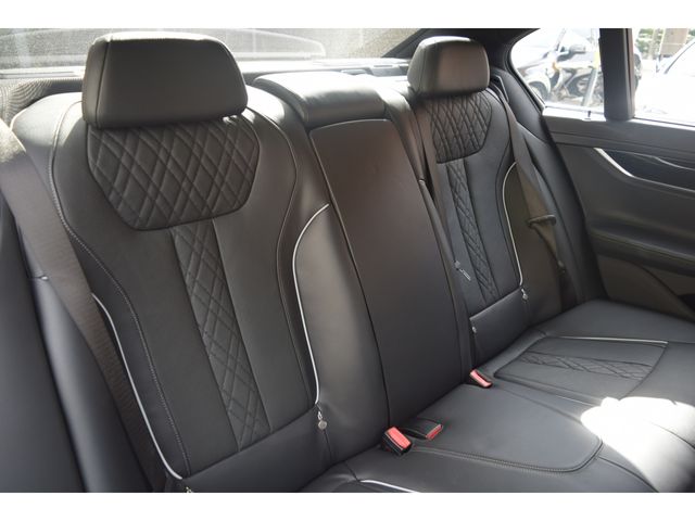 BMW 7SERIES 2017 Image 31