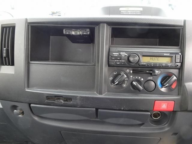 ISUZU ELF 2022 Image 31