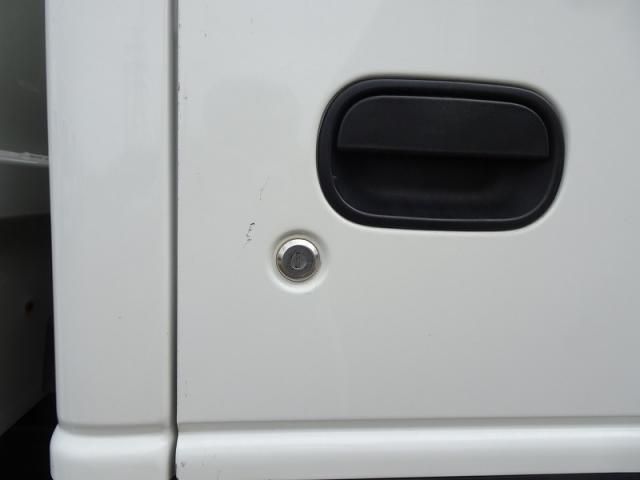 ISUZU ELF 2022 Image 31