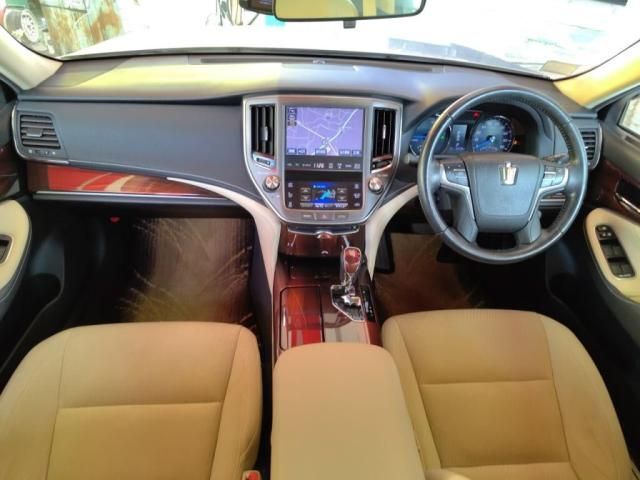 TOYOTA CROWN SEDAN HYBRID 2013 Image 31
