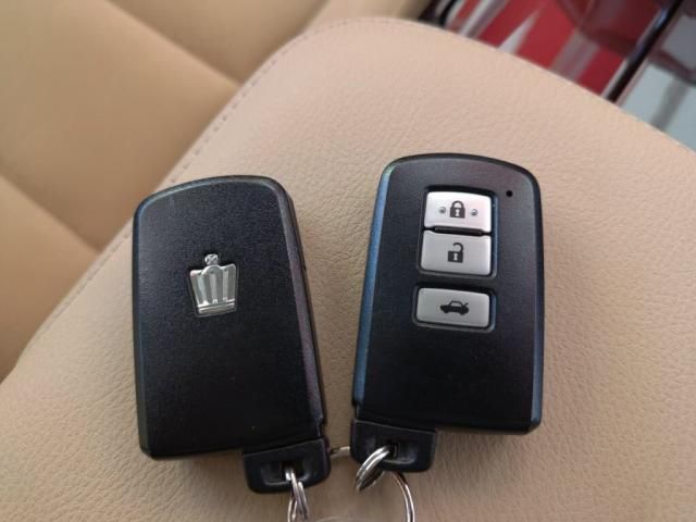 TOYOTA CROWN SEDAN HYBRID 2013 Image 31