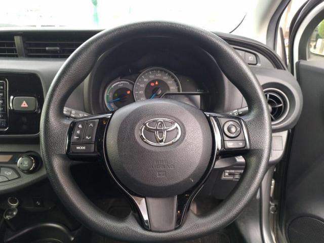 TOYOTA VITZ HYBRID 2018 Image 31