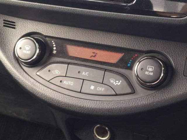 TOYOTA VITZ HYBRID 2018 Image 31