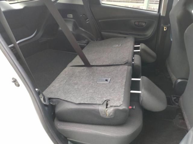 TOYOTA VITZ HYBRID 2018 Image 31