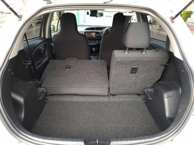 TOYOTA VITZ HYBRID 2018 Image 31