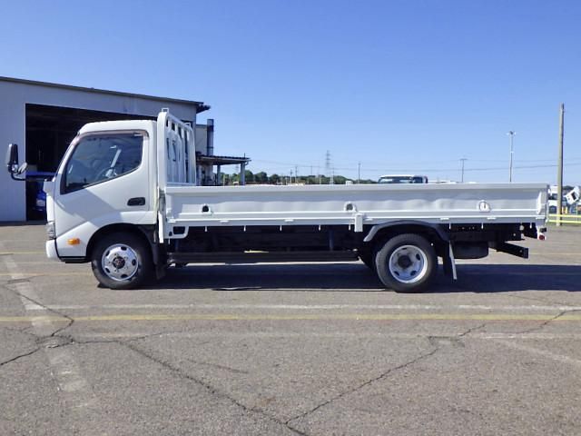 HINO DUTRO 2017 Image 31