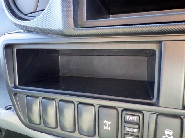 HINO DUTRO 2017 Image 31