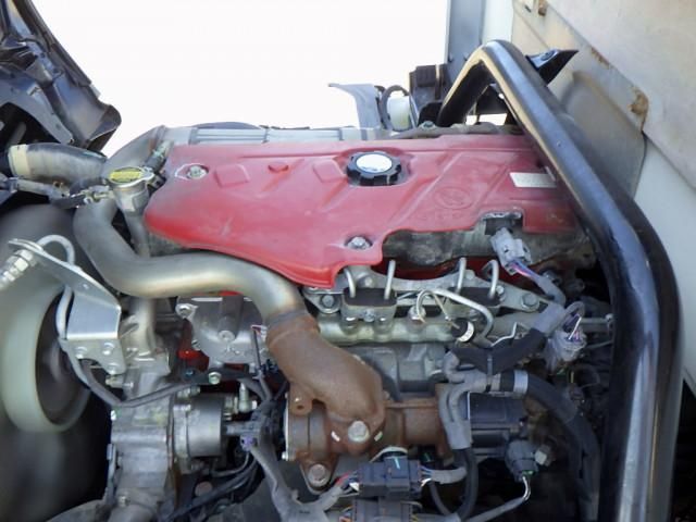 HINO DUTRO 2017 Image 31