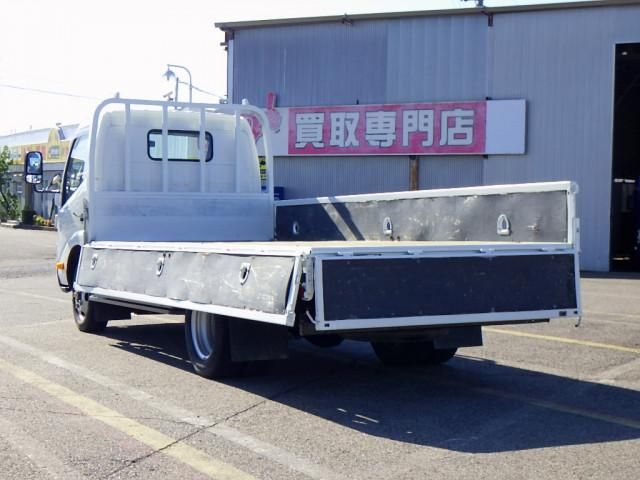 HINO DUTRO 2017 Image 31