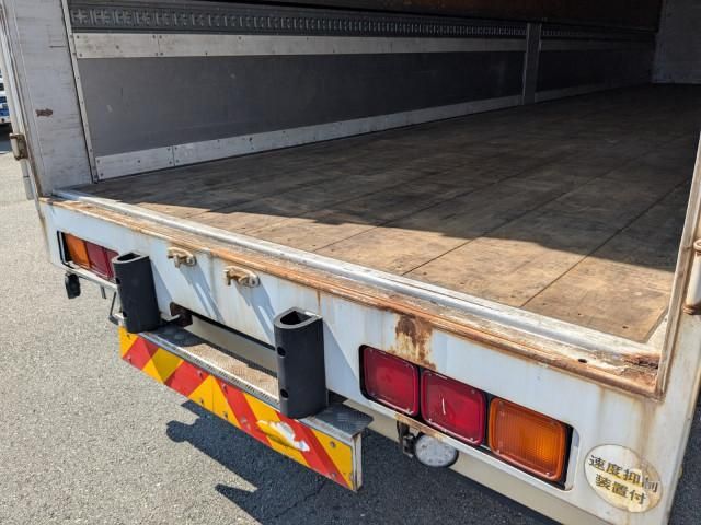 HINO PROFIA 2011 Image 31