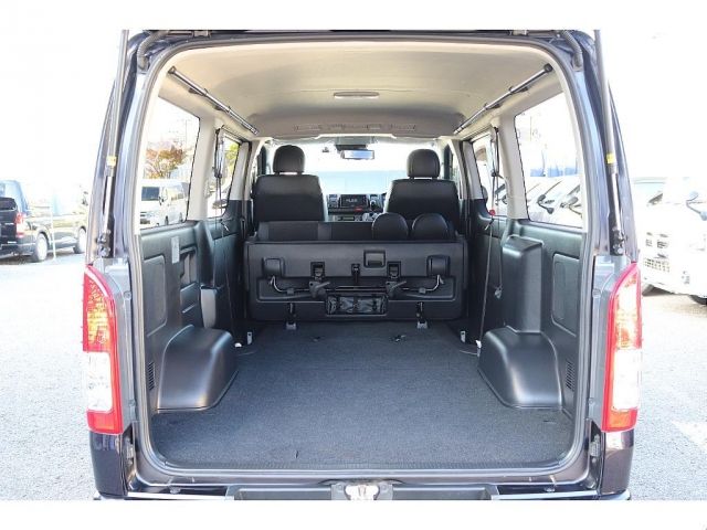 TOYOTA HIACE VAN 4WD 2018 Image 31