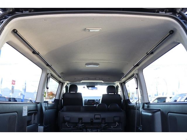 TOYOTA HIACE VAN 4WD 2018 Image 31