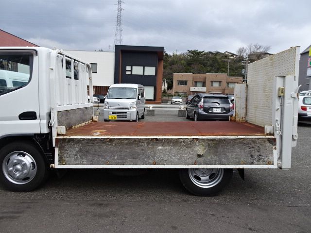 MITSUBISHI  2006 Image 31