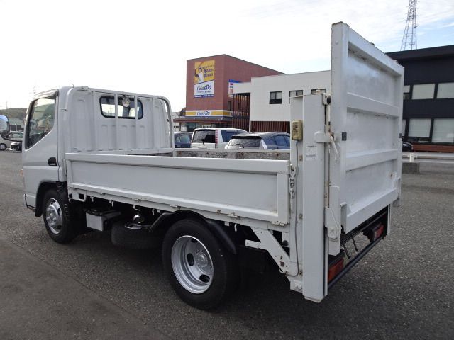 MITSUBISHI  2006 Image 31