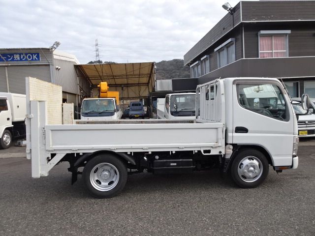 MITSUBISHI  2006 Image 31