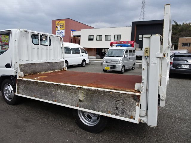 MITSUBISHI  2006 Image 31