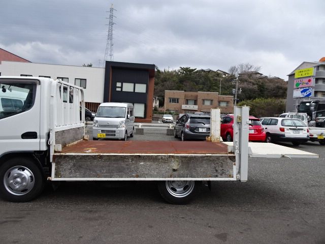 MITSUBISHI  2006 Image 31