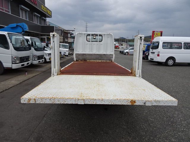 MITSUBISHI  2006 Image 31