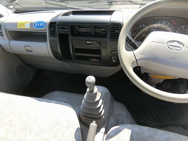 HINO DUTRO 2008 Image 31