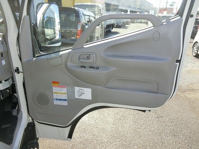 HINO DUTRO 2008 Image 31