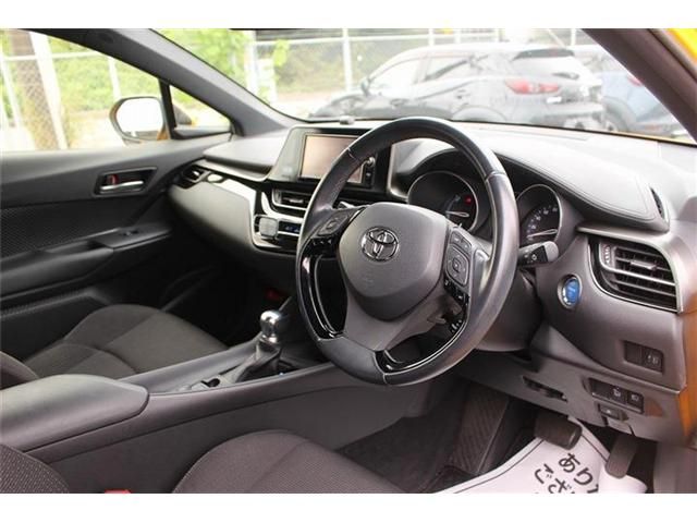 TOYOTA C-HR 2017 Image 31