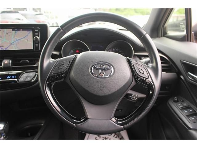 TOYOTA C-HR 2017 Image 31